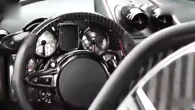 睁大眼！1个亿的帕加尼跑车变形之后吓坏我了！