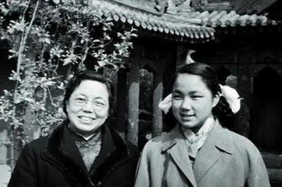 云南才女20岁考上北大物理系父亲是少将丈夫