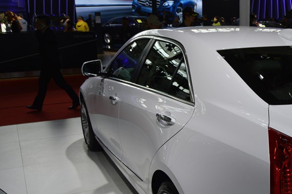 “不是所有车都敢把尾灯竖着放”，极致的驾控感，凯迪拉克ATS-L