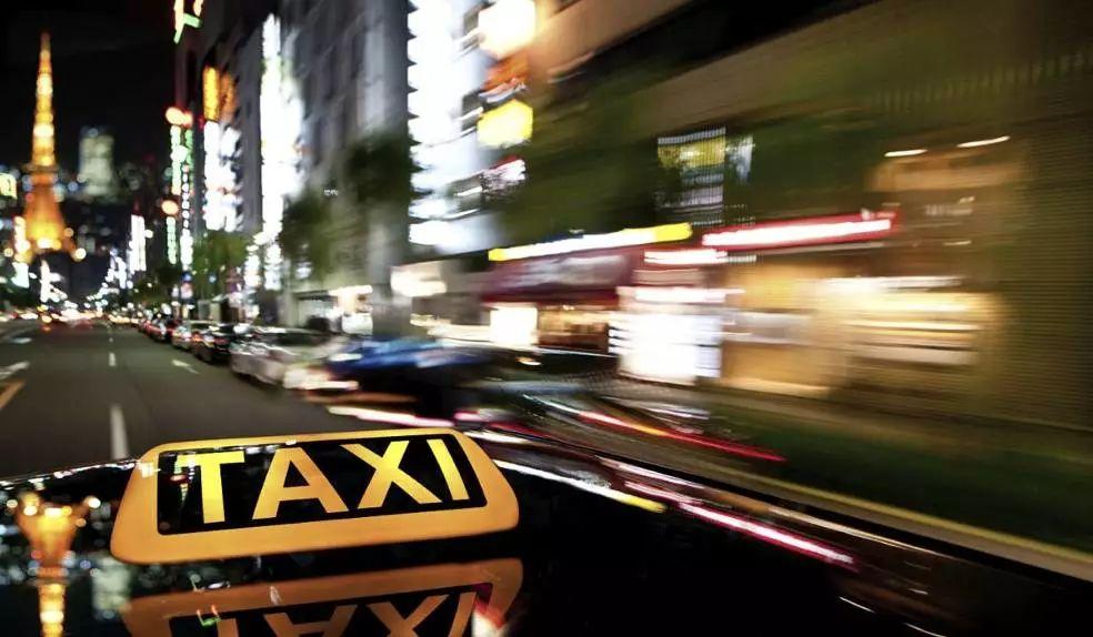 共享汽车“横尸街头”！为何它们还要扎堆往里冲？