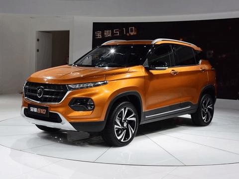 它被誉为“价格屠夫”，顶配不足8万，这SUV开回老家有面子