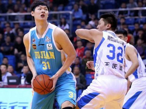 周琦同级生肆虐CBA内线 年年场均20+10却难