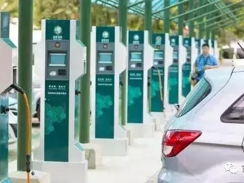新能源时代来袭，加油站给充电设备让地！燃油车当真OUT了？