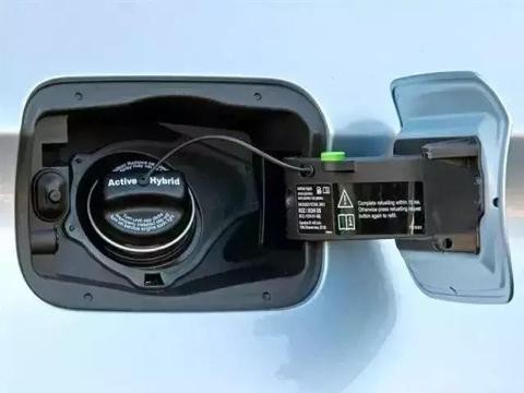 经常加油，却很少细心看过这点，毁车不自知，你也是心大！