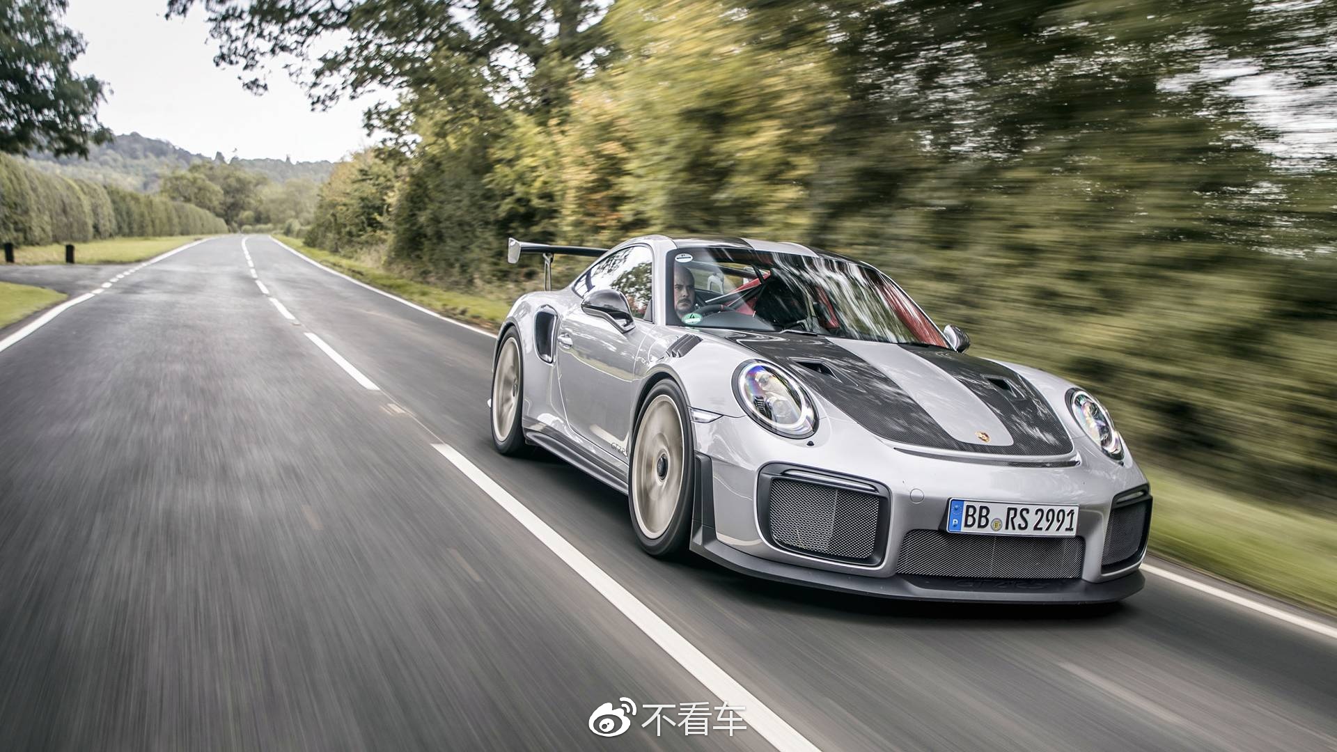 保时捷911gt2 rs路测帅图