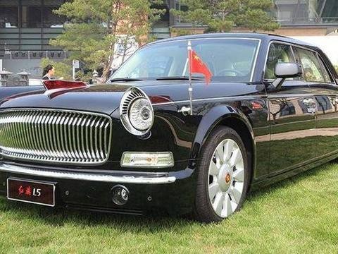 红旗L5厉害了，顶级国产车PK顶级美系车，开的不快却没人敢超车