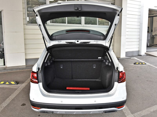 前脸宝来+尾灯捷达=大众蔚领 真心佩服这样的