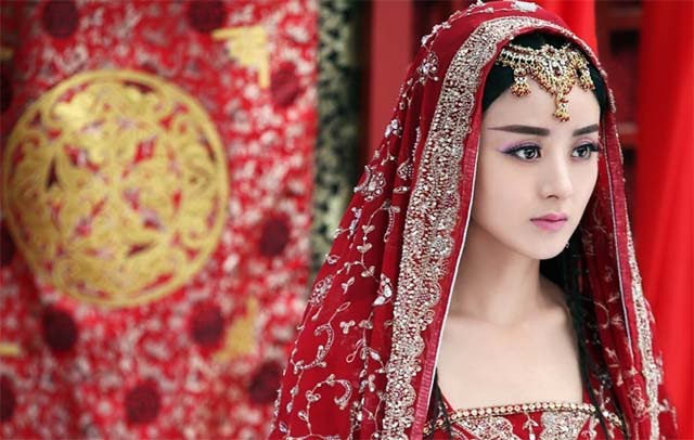 谁是最美的小妖女?郑爽、唐嫣、赵丽颖、迪丽热巴|郑爽|赵丽颖|唐嫣_新浪女性_新浪网