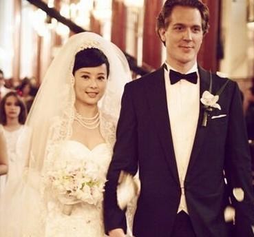 她受张国立捧走红，和老外二度离婚感叹中国男人好！座驾钟爱奔驰