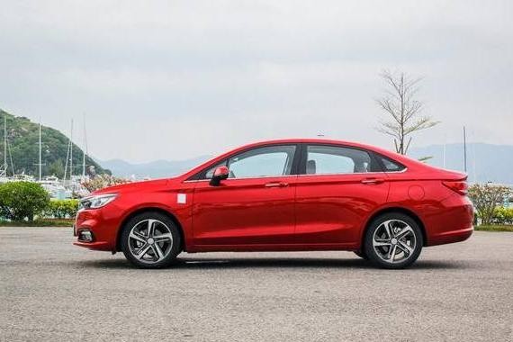 A级家轿中控大屏吸睛，售价6.79万起，但老司机却总瞅汽车屁股