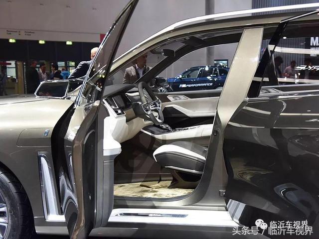 宝马X系家族里特大号500万SUV驾到!