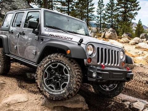 豪车一大堆？为何胡歌偏偏钟爱JEEP牧马人？答案是