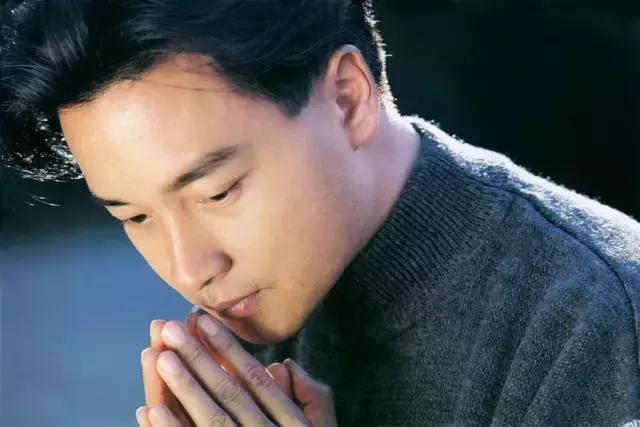 为什么没人拍到过张国荣自杀后的照片，全因为他死前的一个电话