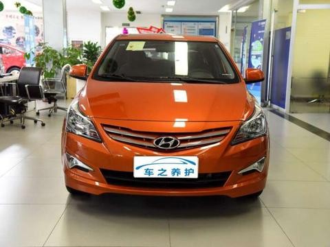 两箱代步车, 1.4L油耗也仅4毛, 两年不改款导致销量惨剧