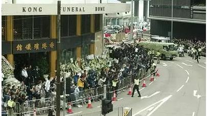 为什么没人拍到过张国荣自杀后的照片，全因为他死前的一个电话