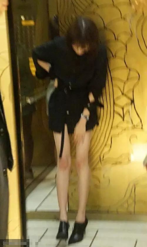 弯腰  