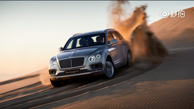 奔跑在沙漠的豪华SUV 宾利添越内置8种驾驶模式