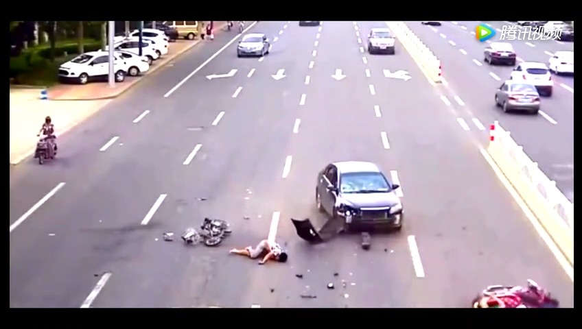 硕硕说交通 【险象环生的电动车】对于电动车，很多人的直观感受是：乱！逆行...