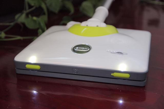 小米生态链爆款!洒哇地咔电动拖把让你不弯腰