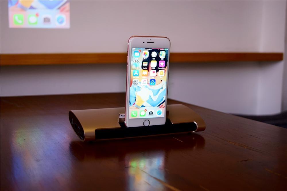 独创手机直插同屏,投影充电宝二合一:这款坚果