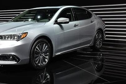 北美中型车之王，带后轮转向，比奔驰还畅销，国产后和迈腾一个价