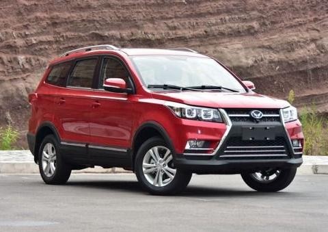 霸气7座SUV,顶配才7万,带全景天窗，比五菱宏光要强