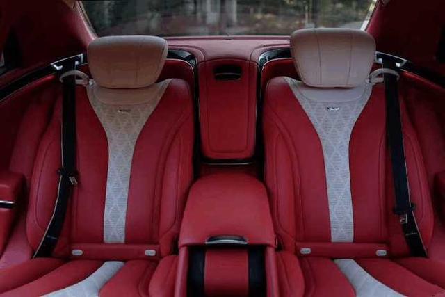 浙江土豪900万提全国首台奔驰迈巴赫S600加长版，完爆劳斯莱斯
