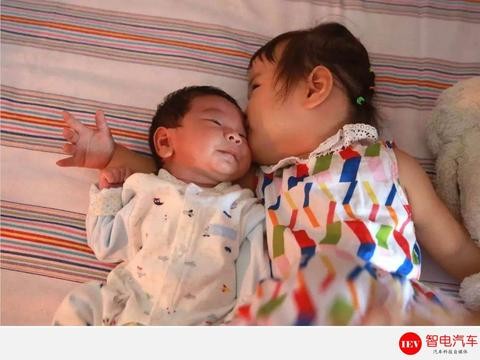 低端萎缩、中高上涨！丰田埃尔法卖120万背后是MPV需求升级
