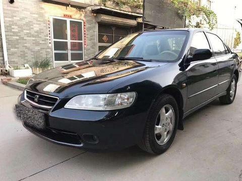 跑了17年的本田雅阁, 车主: 并不是没有钱换, 而是用着太省心