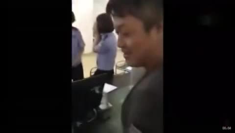 摇号摇到5个8 看把哥们高兴的，结局让人很尴尬啊