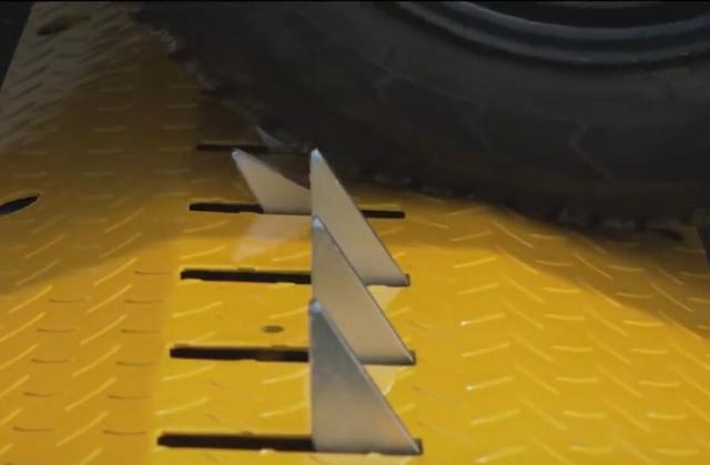 专治各种逆行老司机,这减速带真是太聪明了