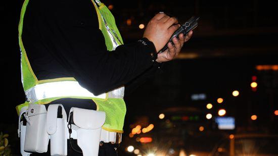 出了小事故你是该报警还是私了还是走保险?数