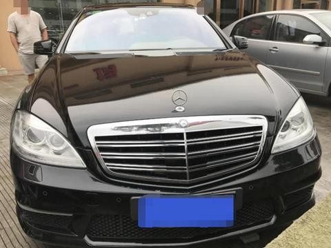 玩车大公子花80万元收一辆奔驰S65AMG，开回家时父亲沉默了