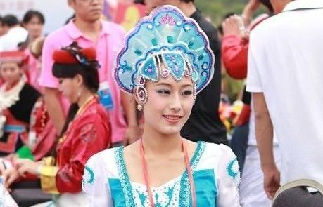 中国唯一由外国人组成的民族, 美女泛滥却从不