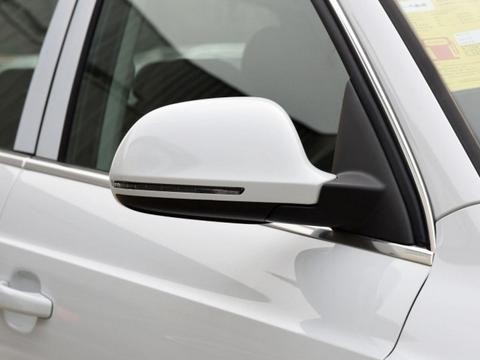 上市时加价2万提车，现优惠5万起，现如今豪车也就这般待遇