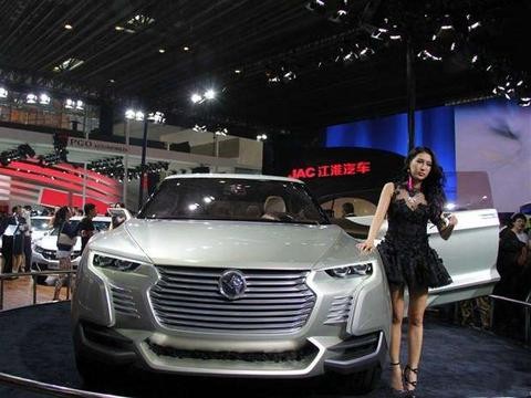 还买途昂？这国产全尺寸SUV，车身5米2配四驱，20万比汉兰达霸气