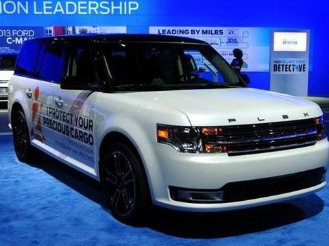 长5米1自带2米+床，配四个天窗霸气不输揽胜，V6四驱69万