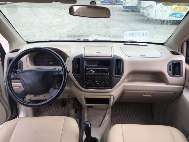 一台几千块的二手车,但是开起来和进口车差不