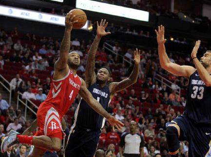 哈登戈登发威火箭复仇灰熊,周琦末节登场有亮