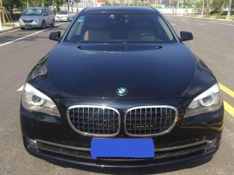 宝马760Li开了七年多还能“卖到”90万元，车主的解释引人发笑