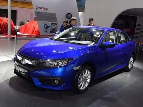 靠颜值逆袭，现在加价提车 配置水平一般的思域到底值不值得买？