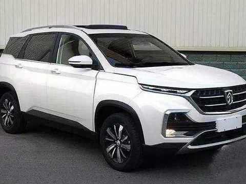 宝骏530首批实车下线，尺寸超H6起步价仅7万，谁还买哈弗？