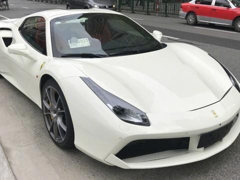 白马王子座驾，法拉利488 Spider，速度与颜值并存！