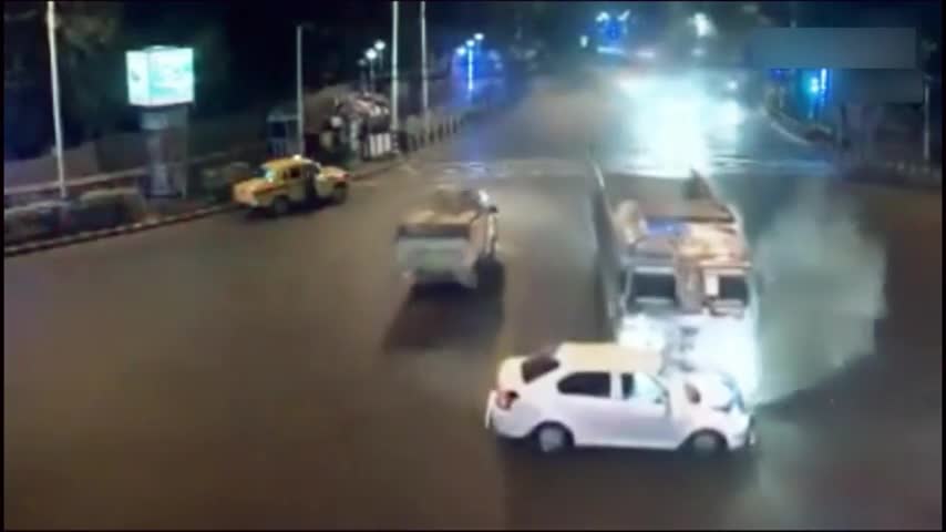 失控的客车让人害怕，跳崖的货车让人绝望