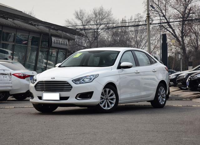 2018款刚上市就降3万,颜值不输本田思域,6万多