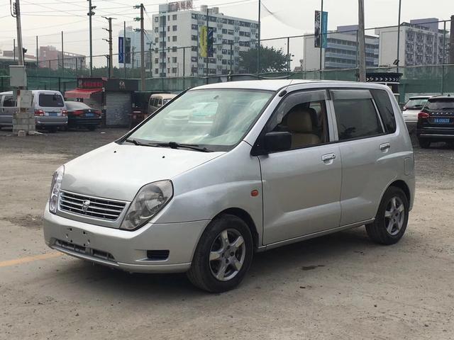 一台几千块的二手车,但是开起来和进口车差不