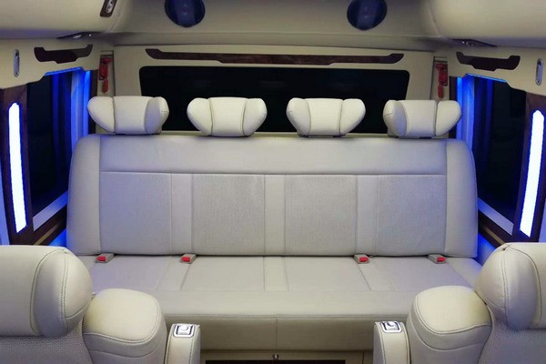 丰田考斯特12座改装跨界车 房车商务车