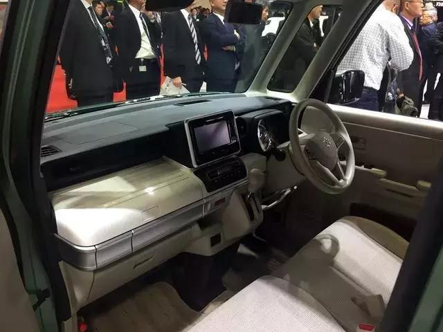 铃木造了款迷你埃尔法,搭0.66L三缸机,百公里2