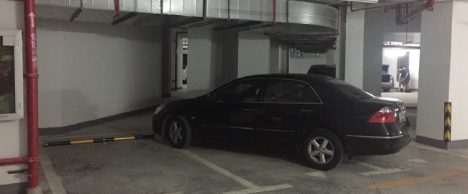 高速公路掉头逆向行驶,网友:没死,深表遗憾!