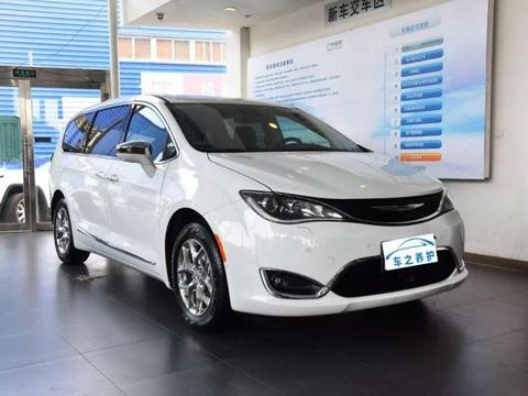 远看车标像宾利, 近看气质比奔驰还霸气, 上路比GL8回头率更高